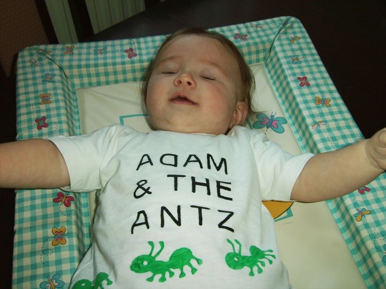 Kelly and her now signed ant-tshirt _.JPG